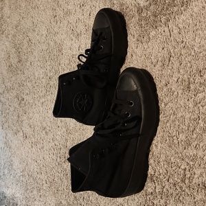 Womens size 8 all black platform high top Converse